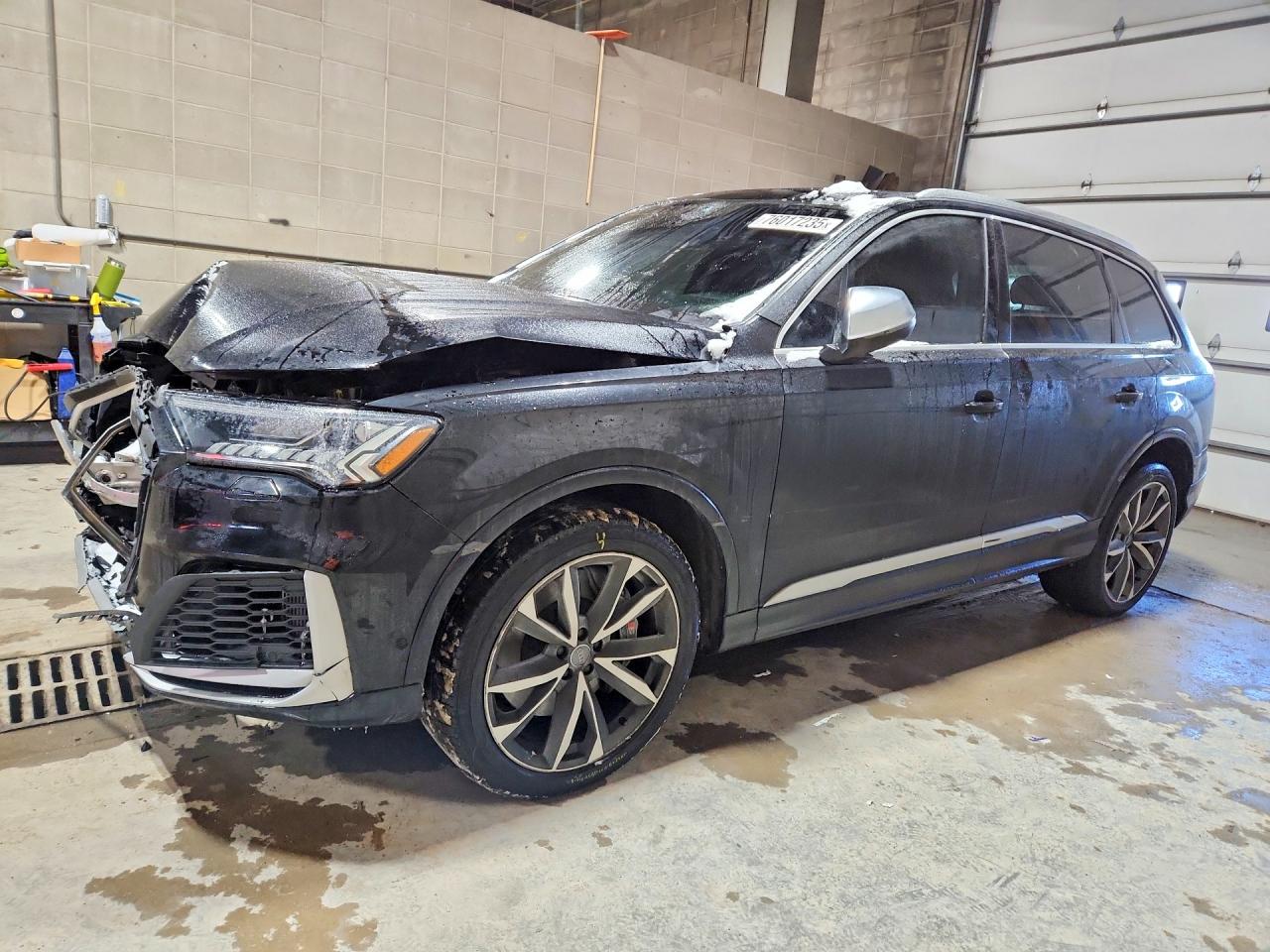 2020 Audi SQ7, VIN WA1AWAF74LD013175 — Перед