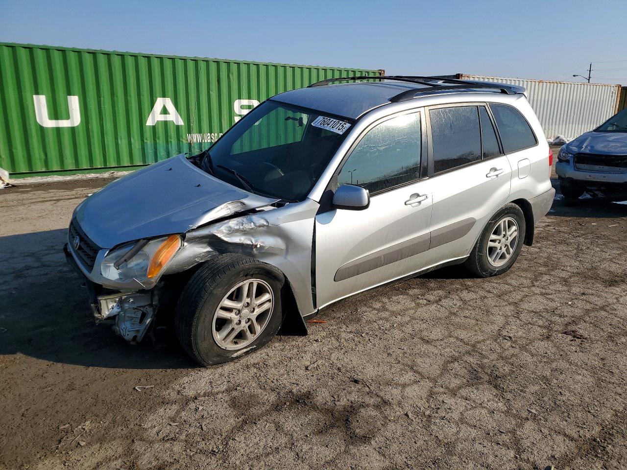 2001 Toyota RAV4, VIN JTEGH20V610019762 — Front end