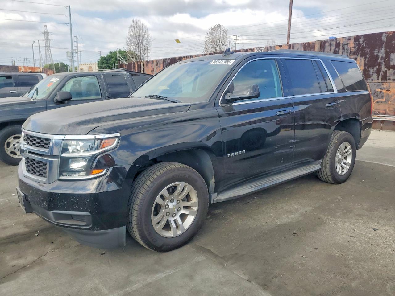 2016 Chevrolet Tahoe LS, VIN 1GNSCAEC5GR171686 — Normal wear