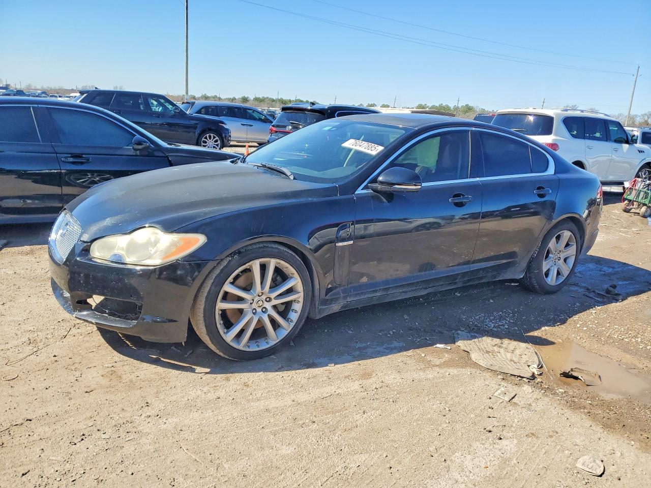 2010 Jaguar XF Premium Luxury, VIN SAJWA0GB7ALR73604 — Front end