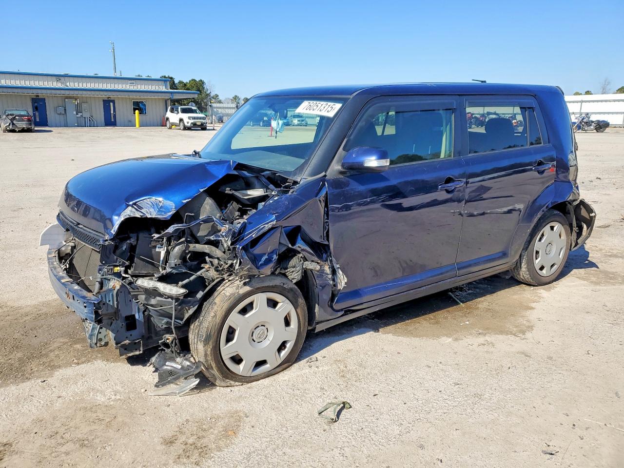 2014 Scion xB, VIN JTLZE4FE9EJ054549 — Front end