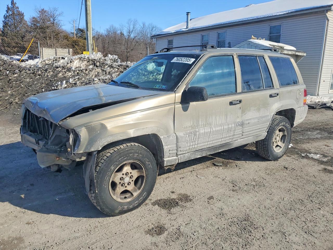 1996 Jeep Grand Cherokee Laredo, VIN 1J4GZ58S1TC319265 — Front end