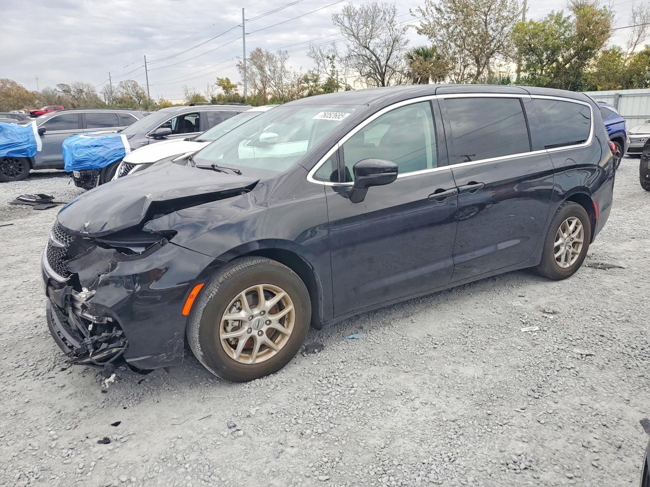 2024 Chrysler Pacifica Touring L, VIN 2C4RC1BG0RR139966 — Front end