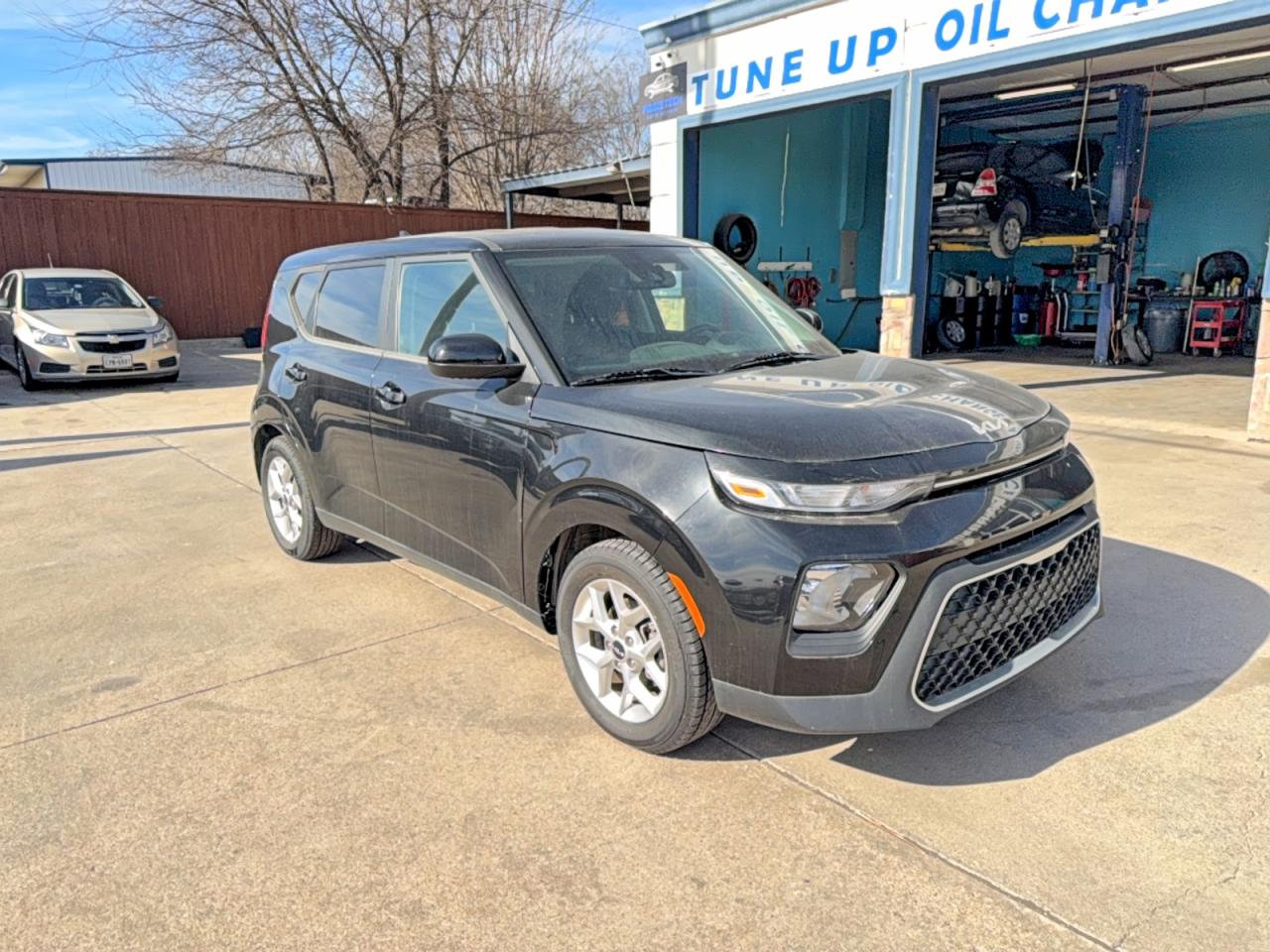 2022 Kia Soul LX, VIN KNDJ23AU8N7182112 — Prior damage history