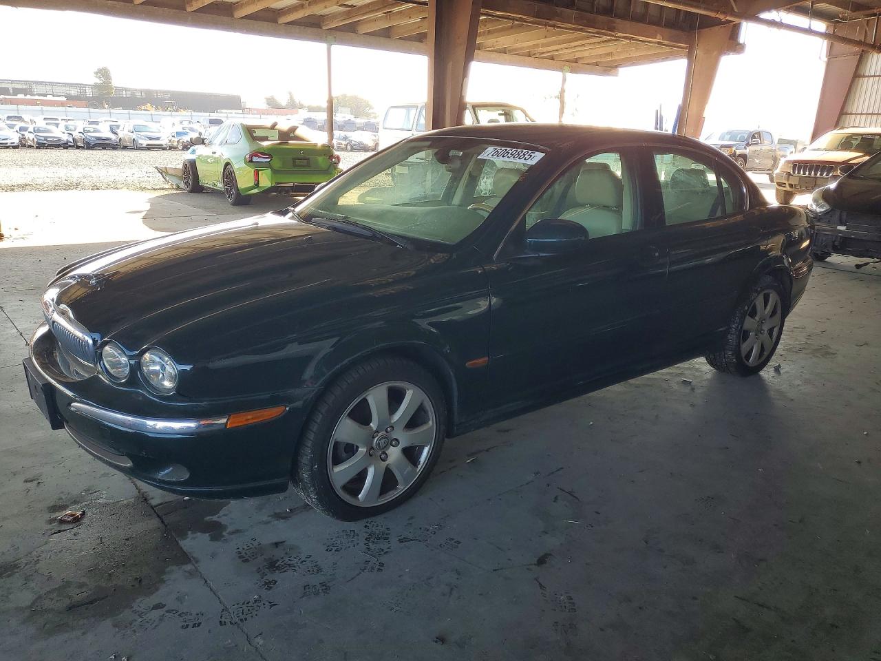 2005 Jaguar X-Type 3.0L, VIN SAJWA51C25WE33471 — Minor dents and scratches