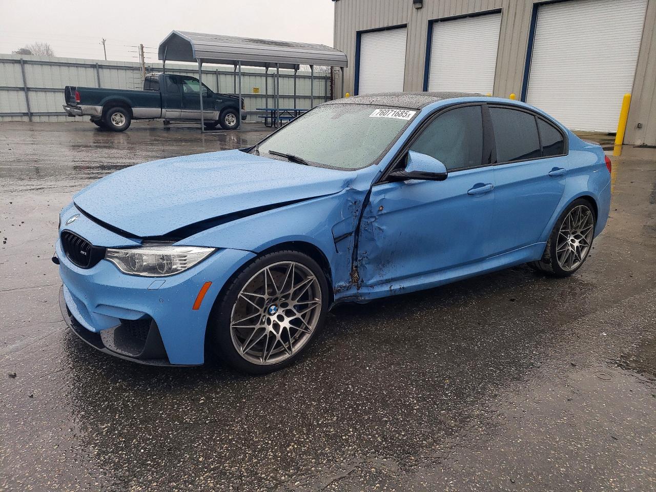 2017 BMW M3, VIN WBS8M9C33H5G85087 — Бок
