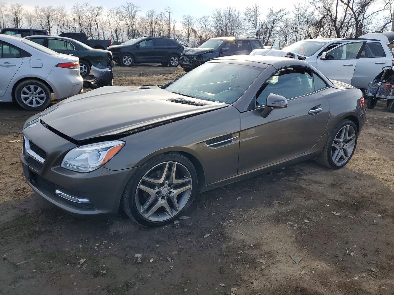 2015 Mercedes-Benz SLK 250, VIN WDDPK4HA1FF099811 — Front end