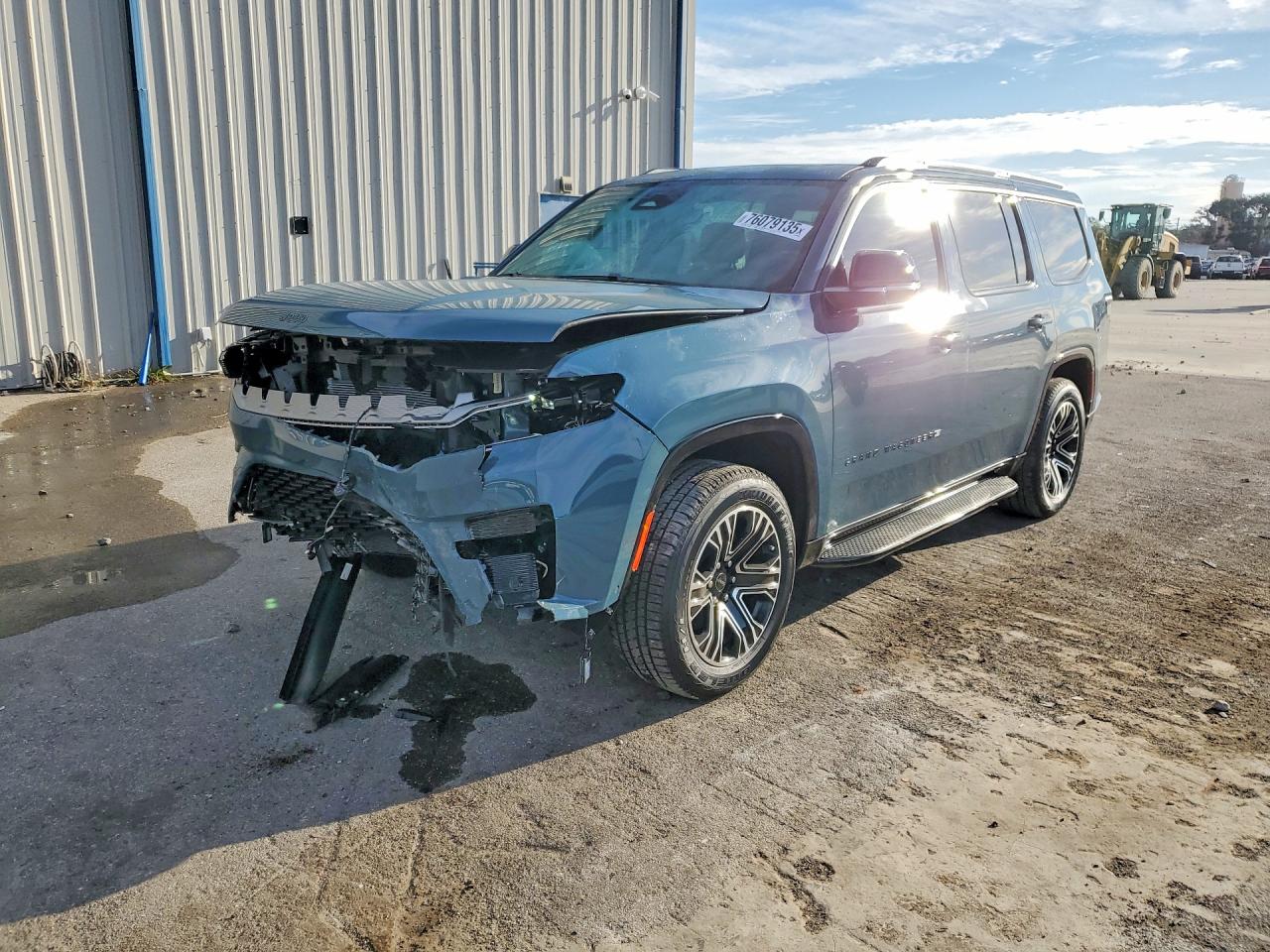2026 Jeep Wagoneer, VIN 1C4SJUAP3TS153165 — Перед