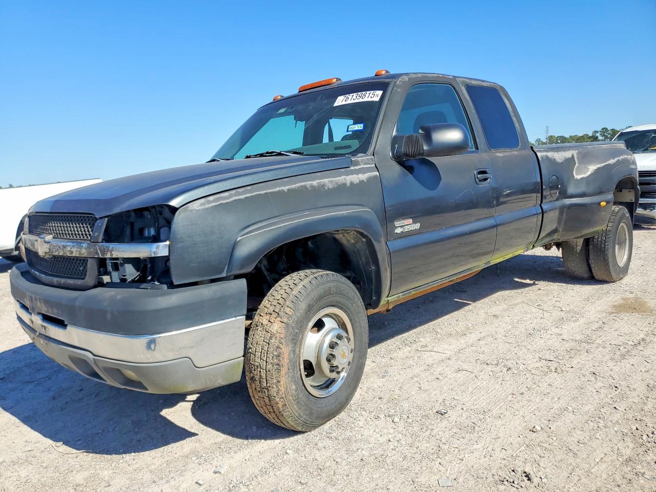 2003 Chevrolet Silverado 3500 LS, VIN 1GCJC39123E178427 — Side