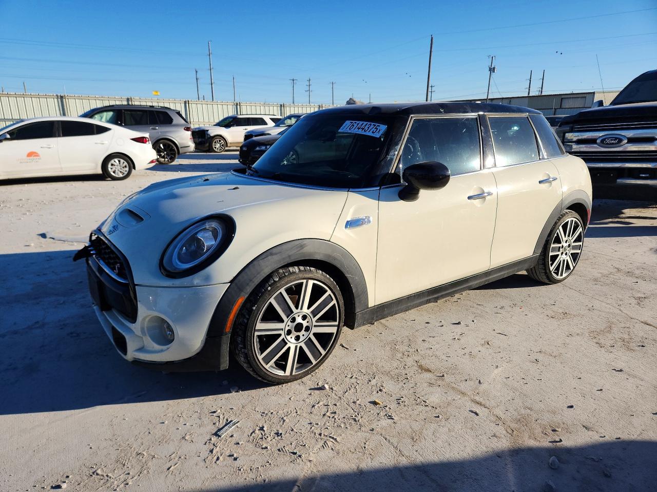 2021 MINI Hardtop 4 Door Cooper S, VIN WMWXU9C04M2N91220 — Front end