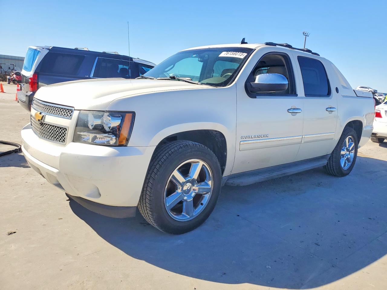 2013 Chevrolet Avalanche LTZ, VIN 3GNTKGE77DG342169 — Rear end