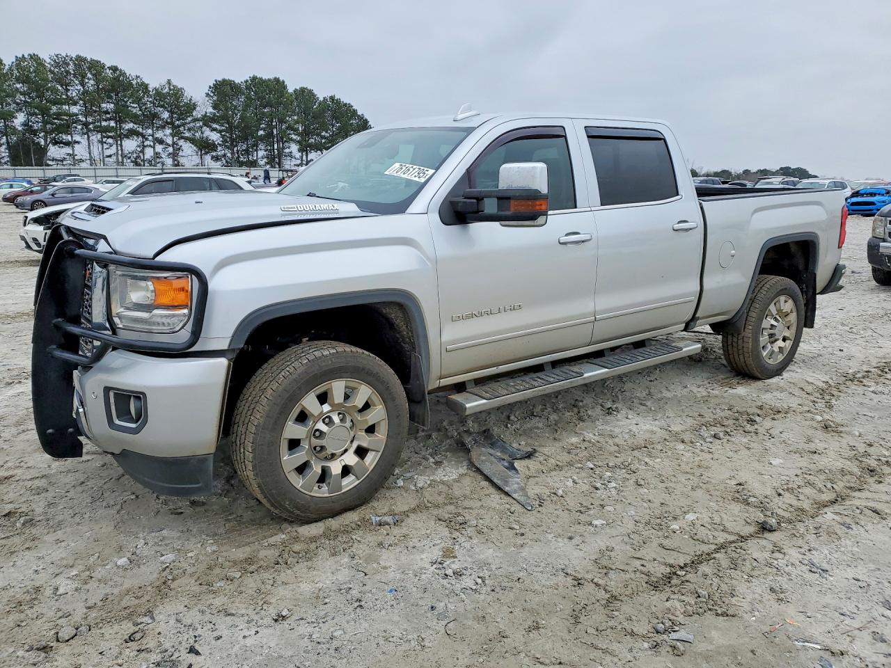 2019 GMC Sierra 2500HD Denali, VIN 1GT12SEY1KF205349 — Front end