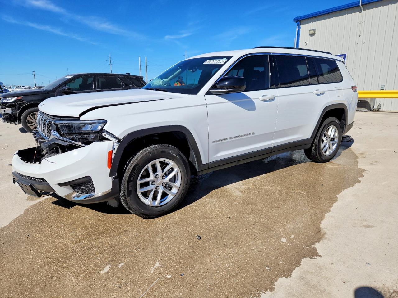 2025 Jeep Grand Cherokee Laredo X, VIN 1C4RJJAG7S8655038 — Front end