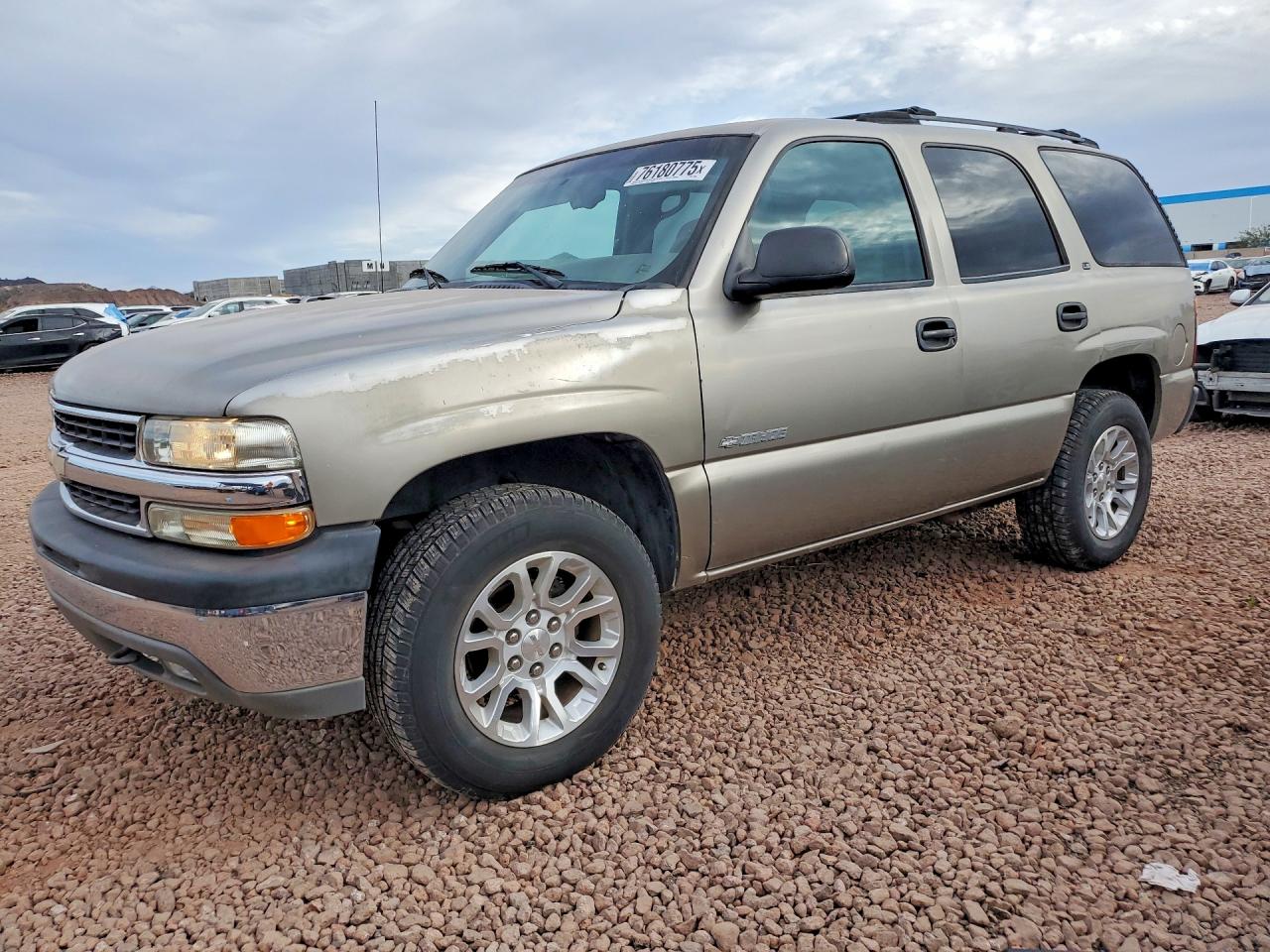 2001 Chevrolet Tahoe LS, VIN 1GNEK13T41R143498 — Minor dents and scratches