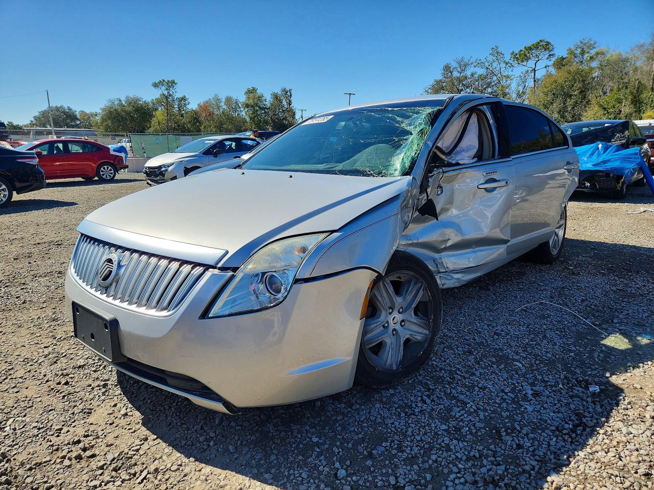 2010 Mercury Milan, VIN 3MEHM0HA7AR639609 — Roof