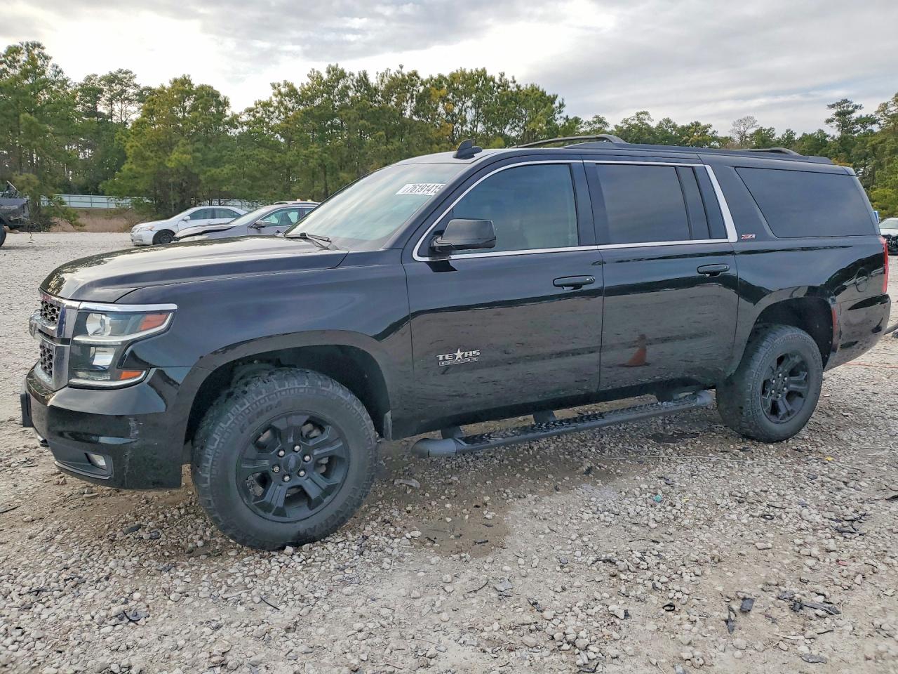 2018 Chevrolet Suburban LT, VIN 1GNSKHKC9JR390237 — Front end