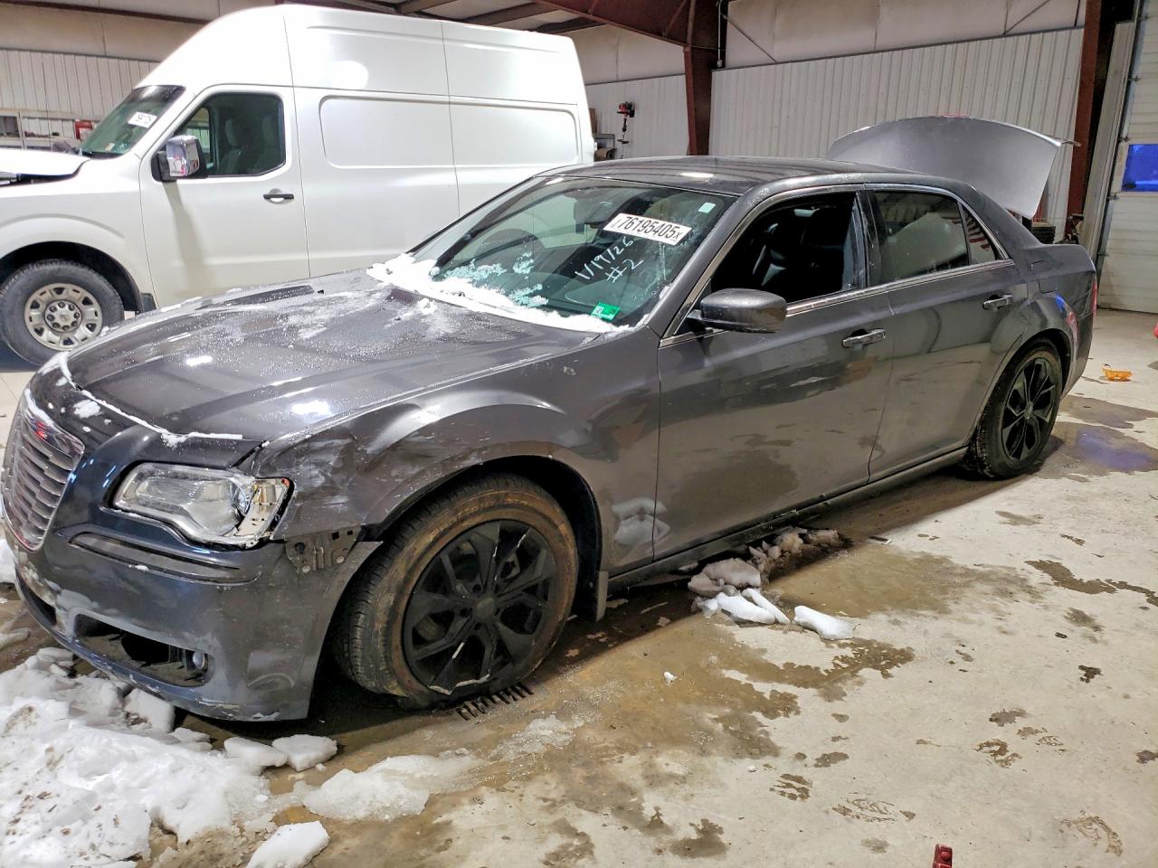 2014 Chrysler 300, VIN 2C3CCAAG3EH214087 — Перед