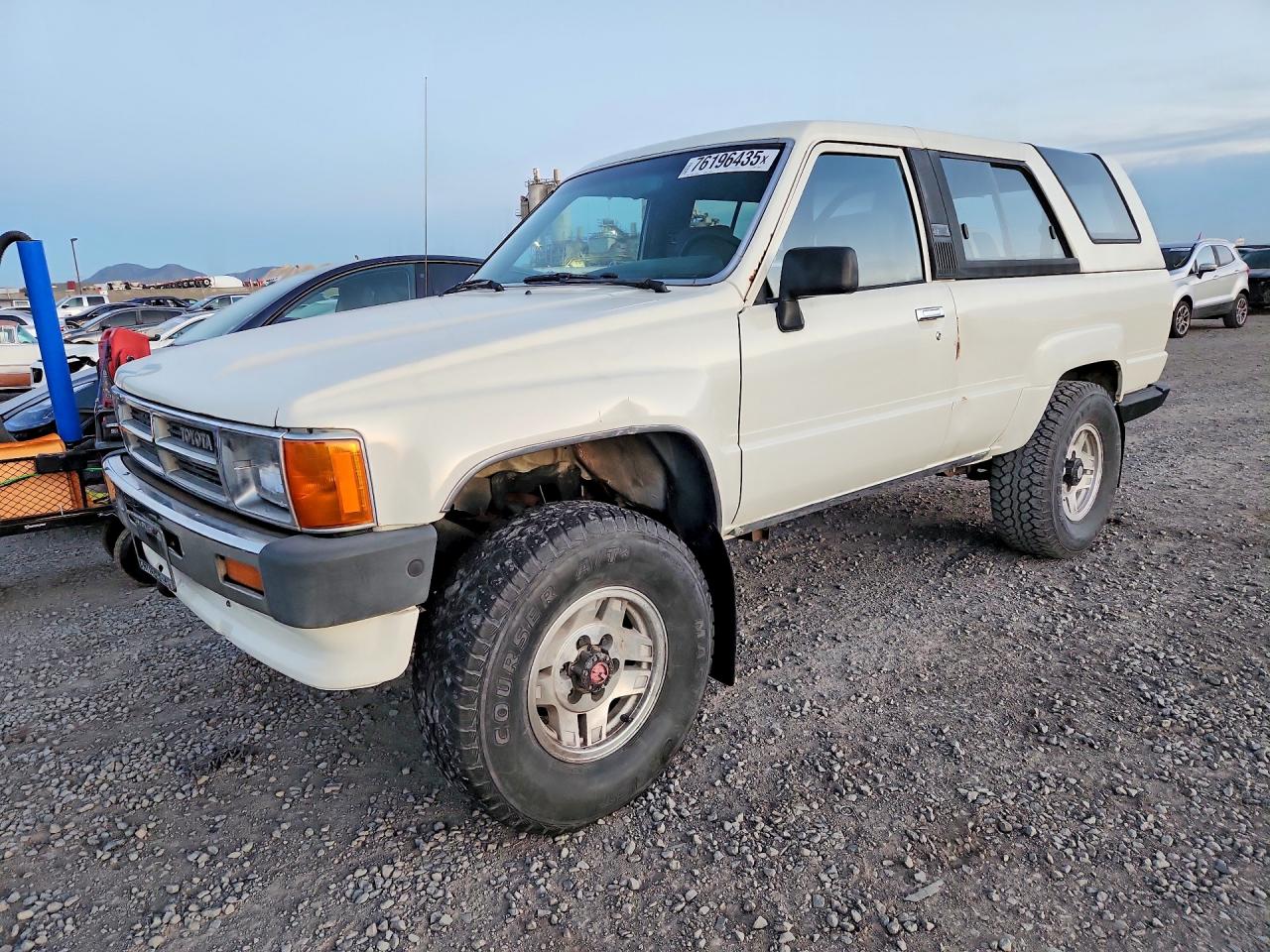 1987 Toyota 4Runner, VIN JT4RN62D3H0102593 — Minor dents and scratches