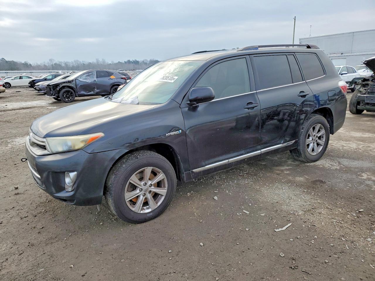 2013 Toyota Highlander, VIN JTEBC3EH5D2017012 — Minor dents and scratches