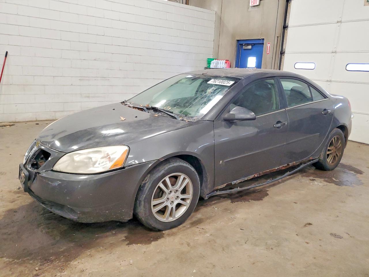2006 Pontiac G6 6-Cyl, VIN 1G2ZG558364144369 — Front end