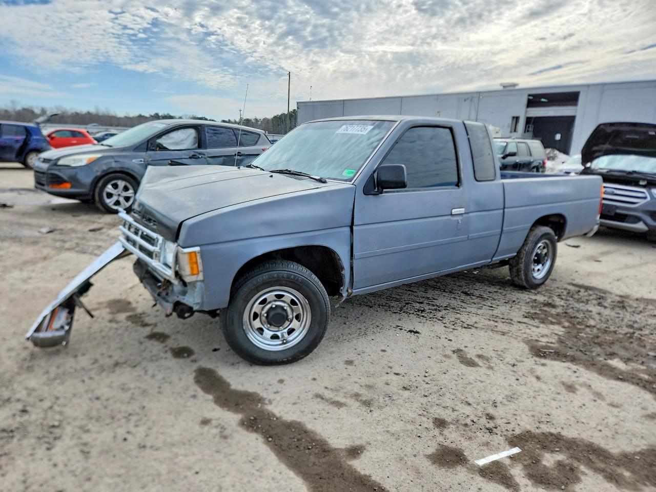 1990 Nissan Frontier XE, VIN 1N6SD16S5LC398012 — Front end