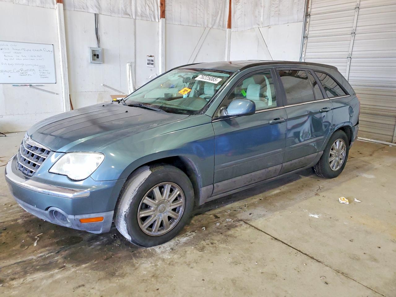 2007 Chrysler Pacifica Touring, VIN 2A8GM68X57R109053 — Side