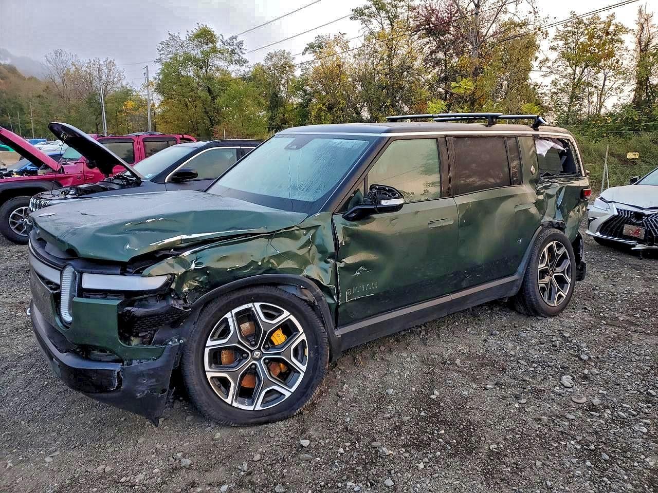 2023 Rivian R1S Launch Edition, VIN 7PDSGABLXPN020988 — Фото с аукциона