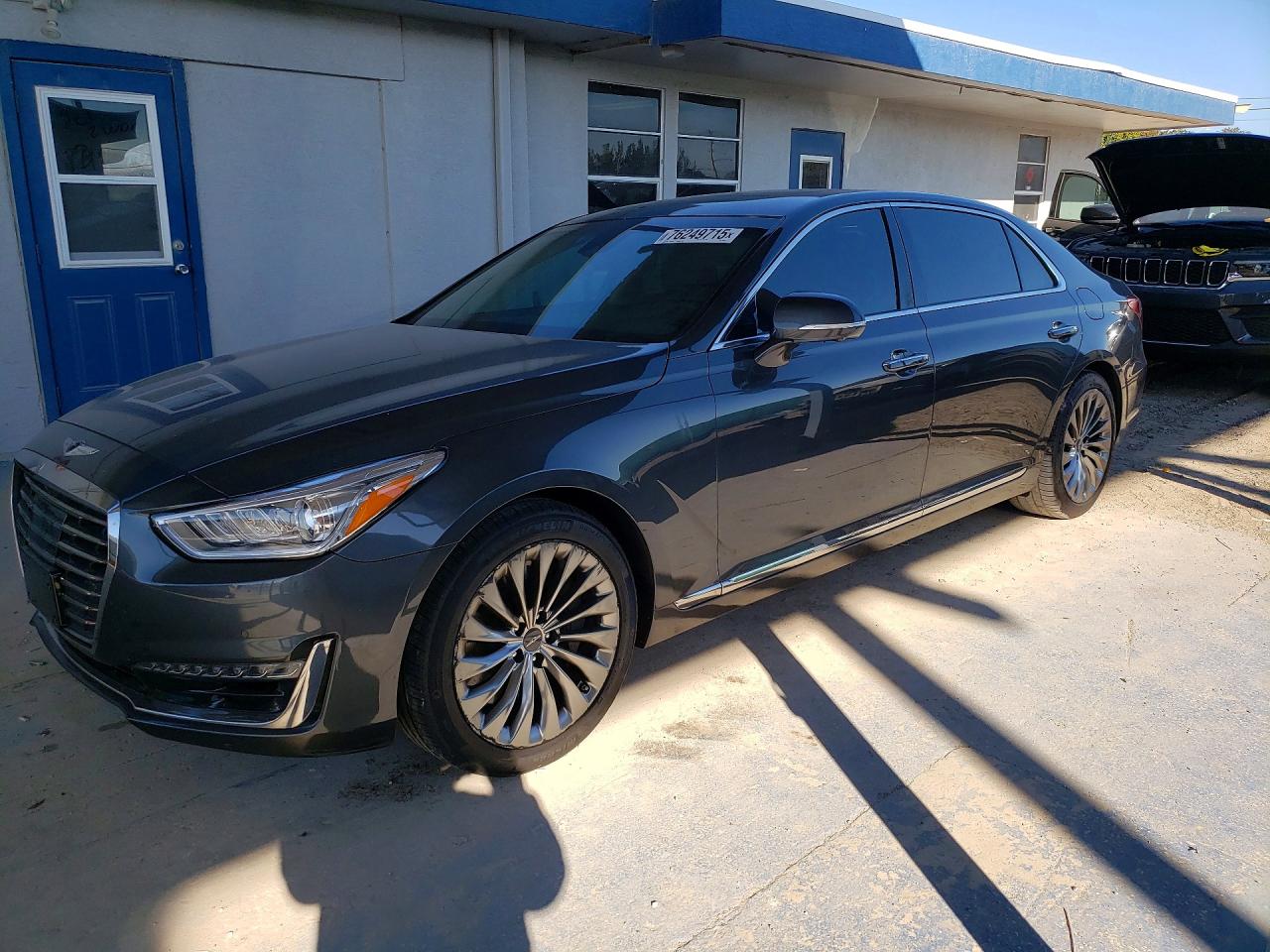 2018 Genesis G90 Ultimate, VIN KMHG54JH9JU042054 — Normal wear