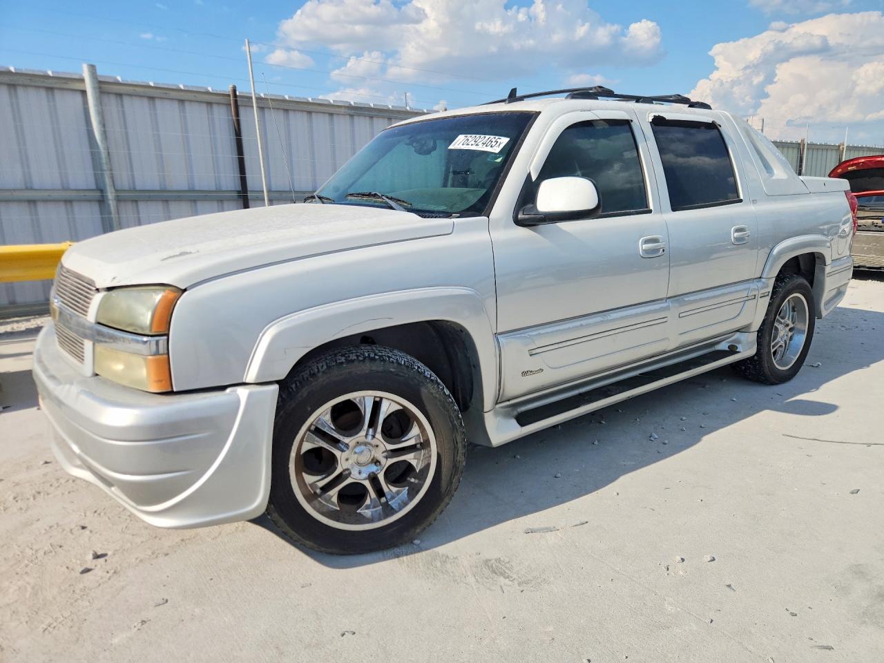 2006 Chevrolet Avalanche LT, VIN 3GNEC12Z56G178920 — Front end