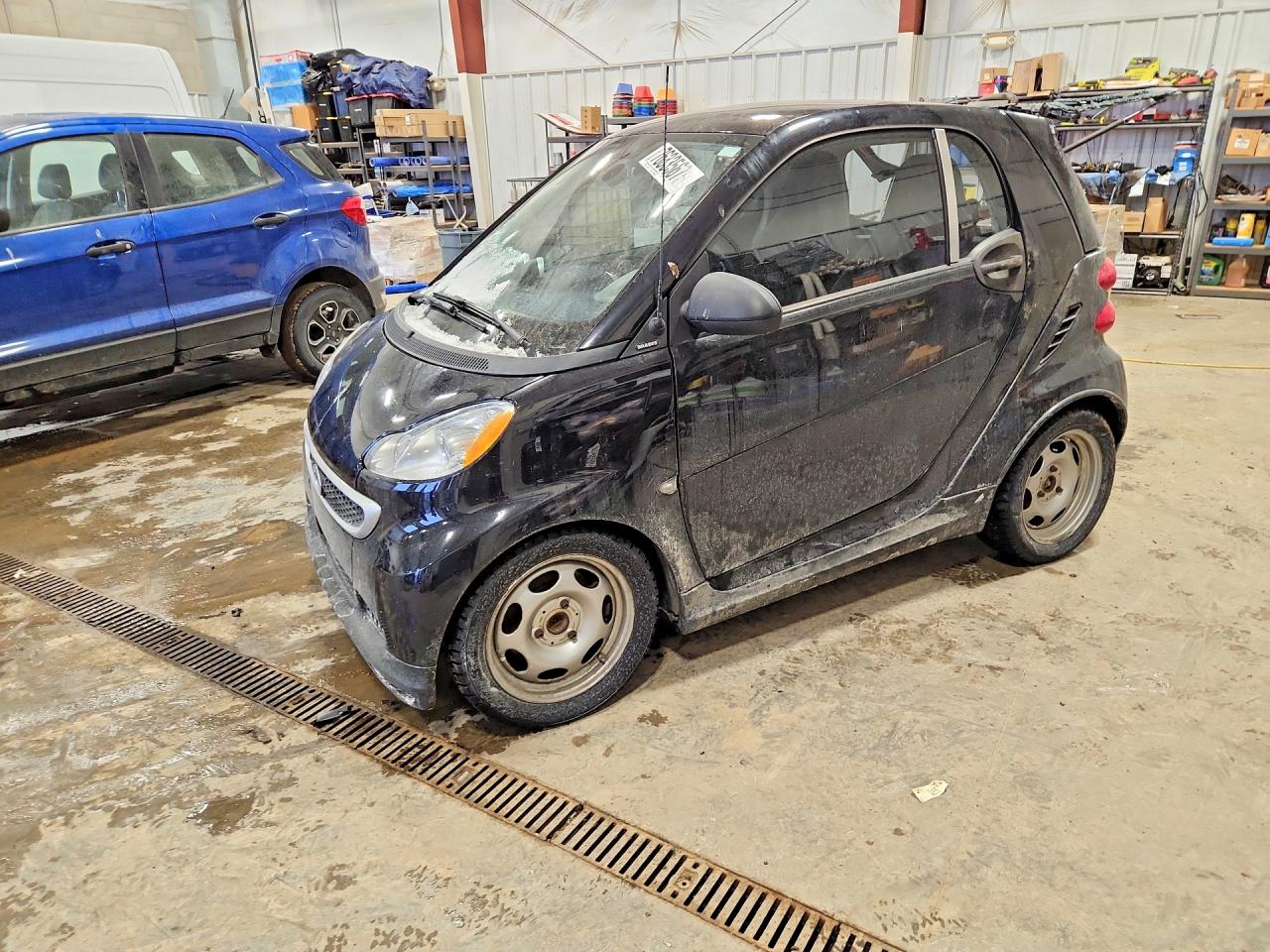 2013 Smart fortwo Pure, VIN WMEEJ3BA1DK657962 — Зад