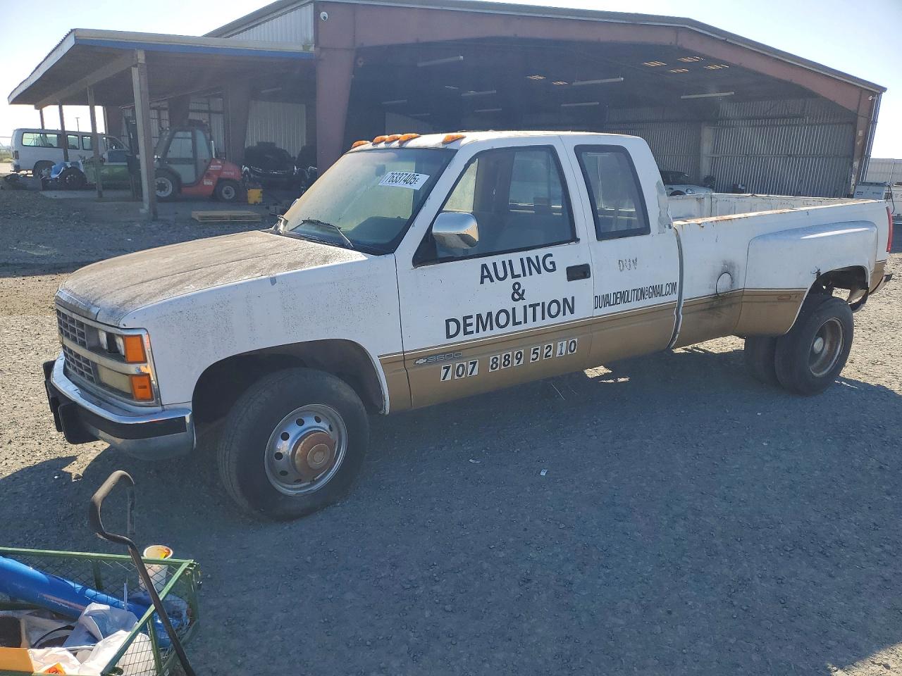 1988 Chevrolet Silverado 3500, VIN 2GCHC39N4J1203134 — Side