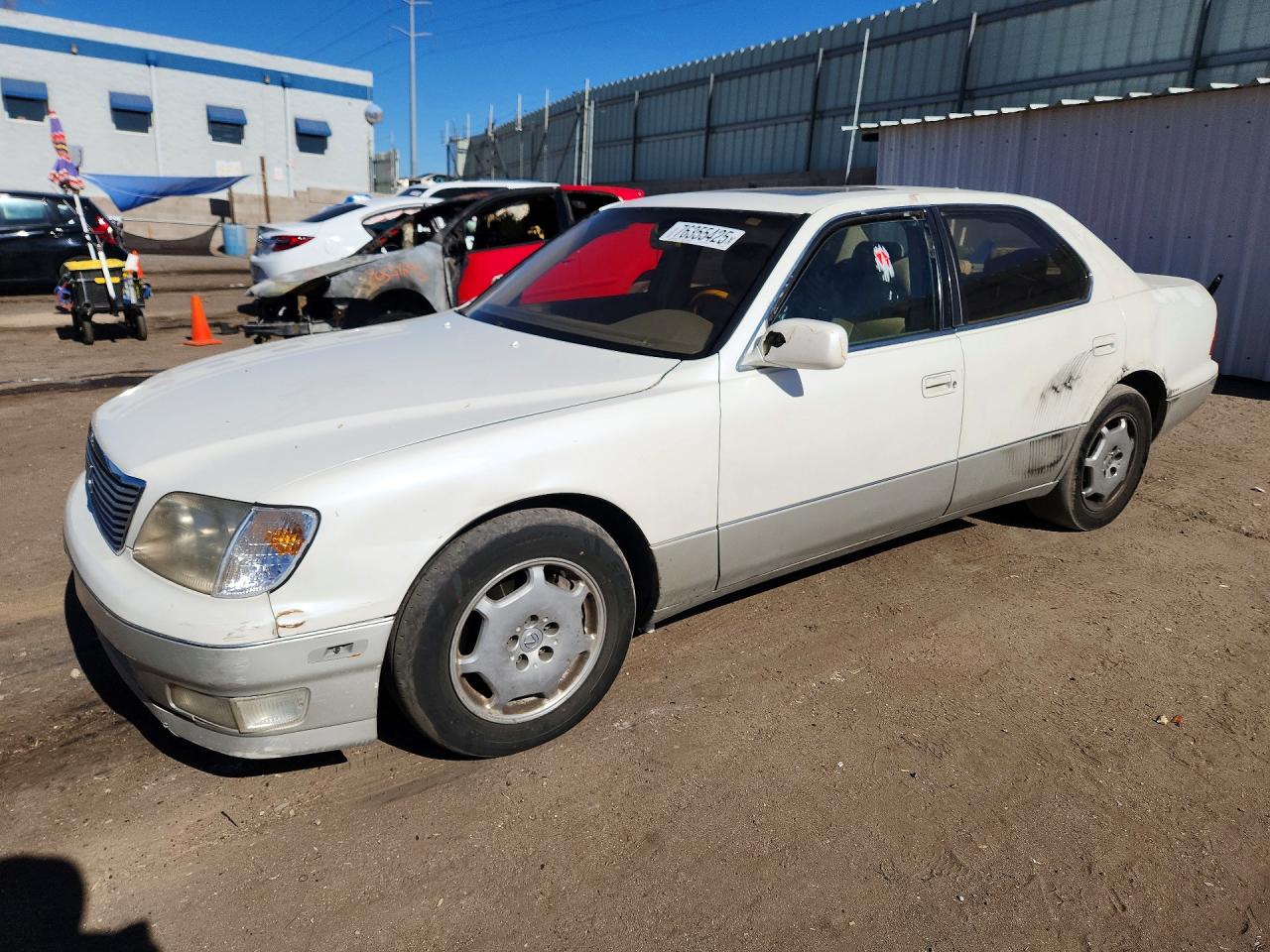 2000 Lexus LS 400, VIN JT8BH28F8Y0170476 — Front end