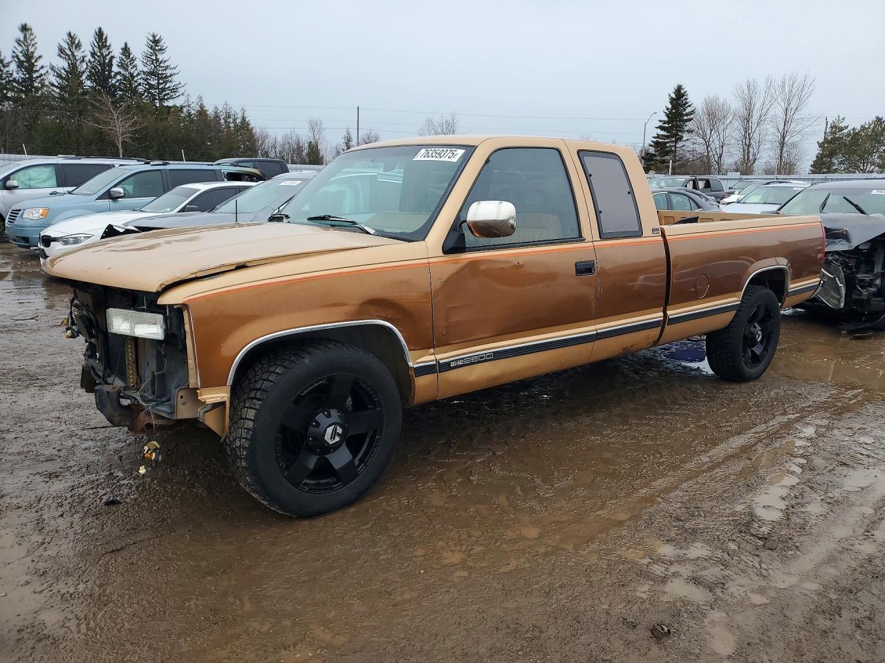 1990 GMC Sierra 2500, VIN 2GTFC29K6L1561605 — Front end