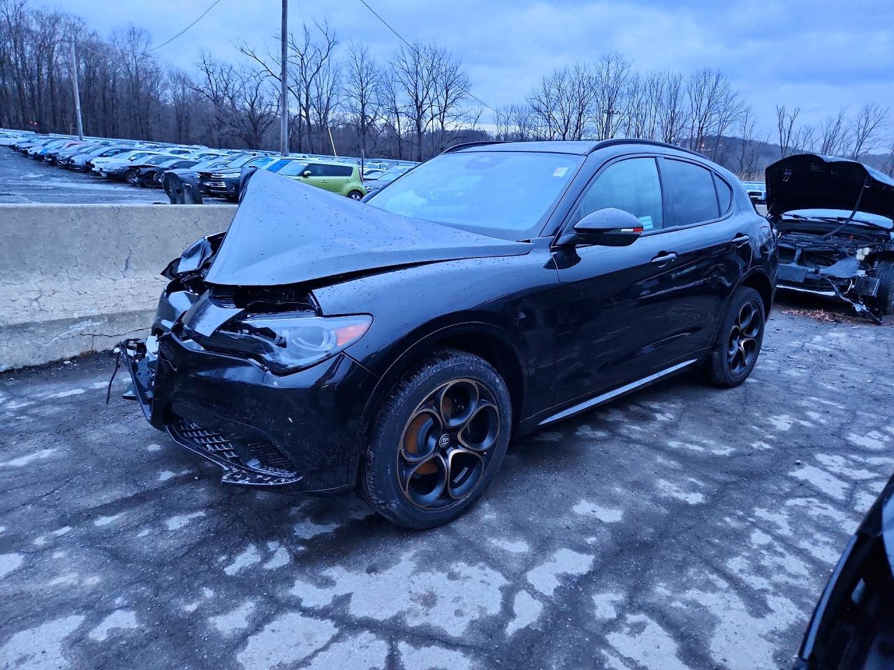 2025 Alfa Romeo Stelvio, VIN ZASPAKAN7S7E03718 — Front end