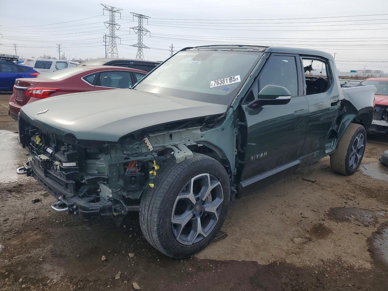 2024 Rivian R1T Adventure, VIN 7FCTGBAA2RN032096 — Rear end