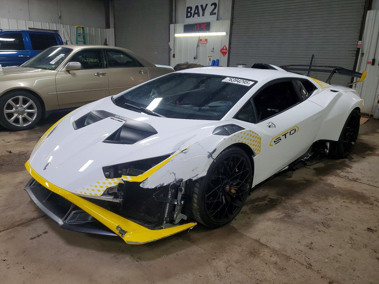 2022 Lamborghini Huracan, VIN ZHWUA6ZX2NLA20462 — Front end