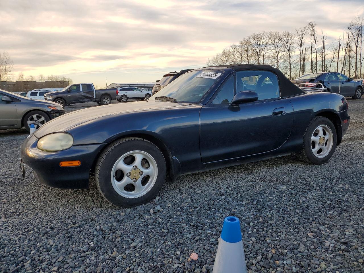 1999 Mazda MX-5 Miata, VIN JM1NB3537X0107934 — Front end