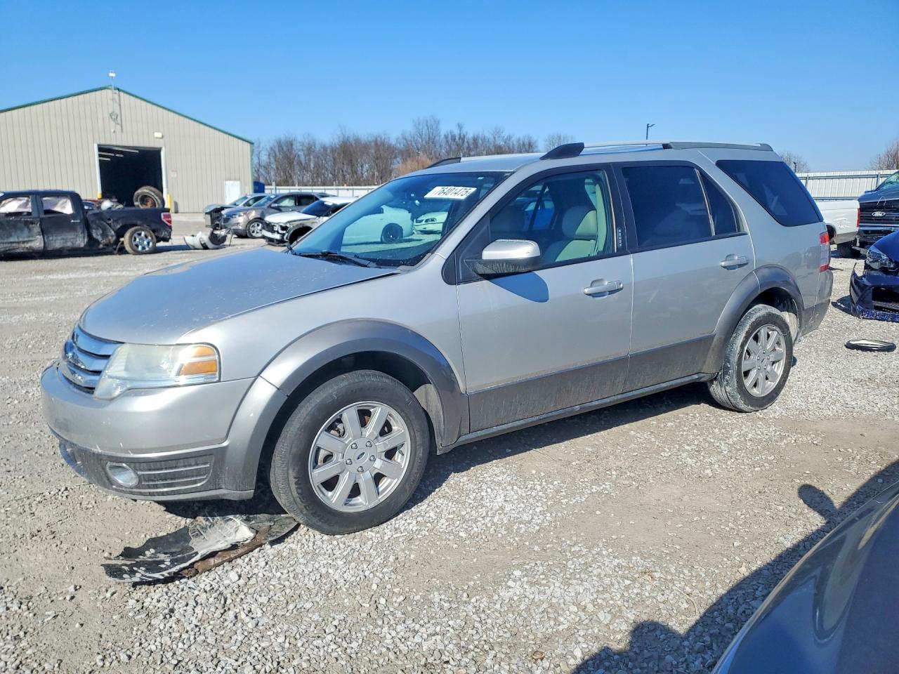 2008 Ford Taurus X SEL, VIN 1FMDK02WX8GA22633 — Front end