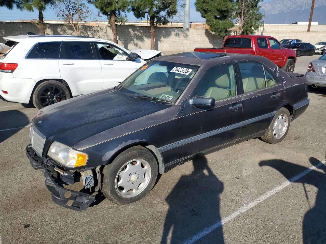 1996 Mercedes-Benz C, VIN WDBHA22EXTF431871 — Front end