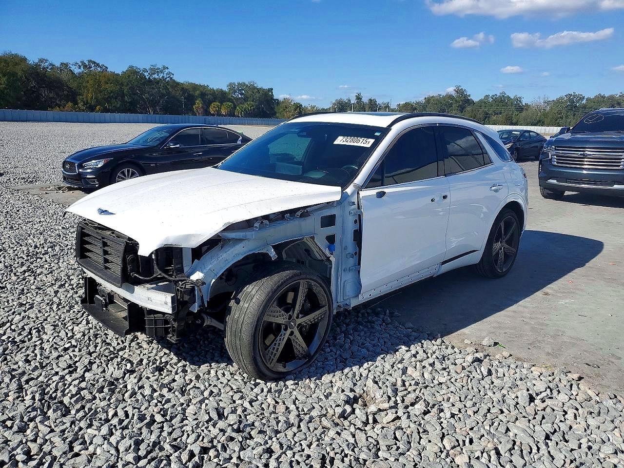 2022 Genesis GV70 Sport, VIN KMUMCDTC8NU032990 — Front end