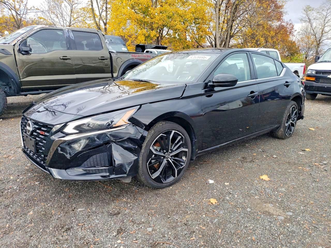 2025 Nissan Altima SR, VIN 1N4BL4CW3SN312591 — Зад