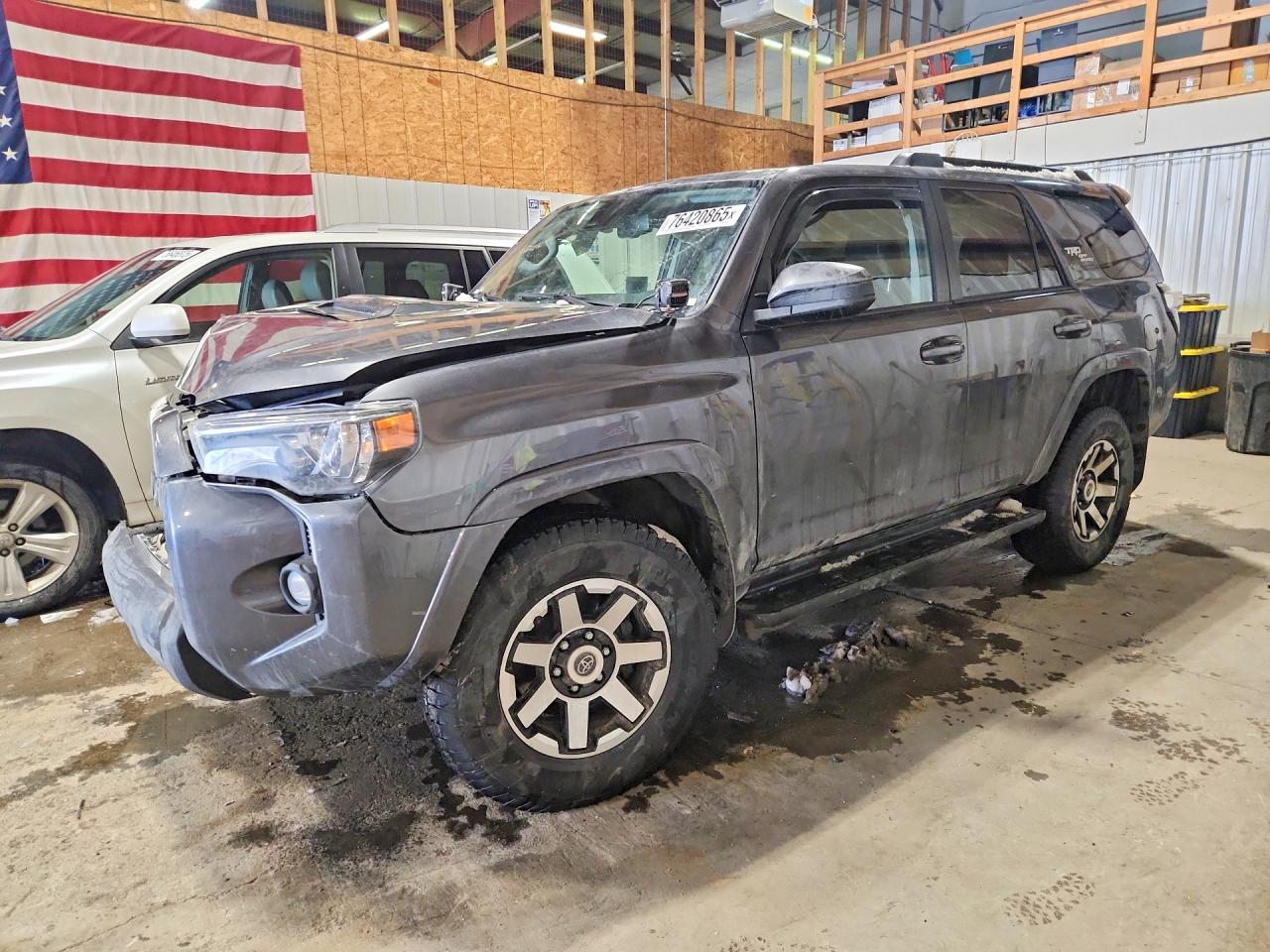 2022 Toyota 4Runner TRD Off Road, VIN JTEPU5JR0N6054525 — Front end