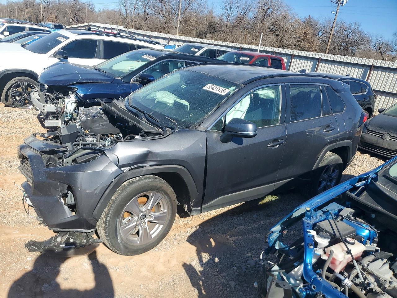 2025 Toyota RAV4 XLE, VIN 2T3P1RFV9SW523292 — Перед