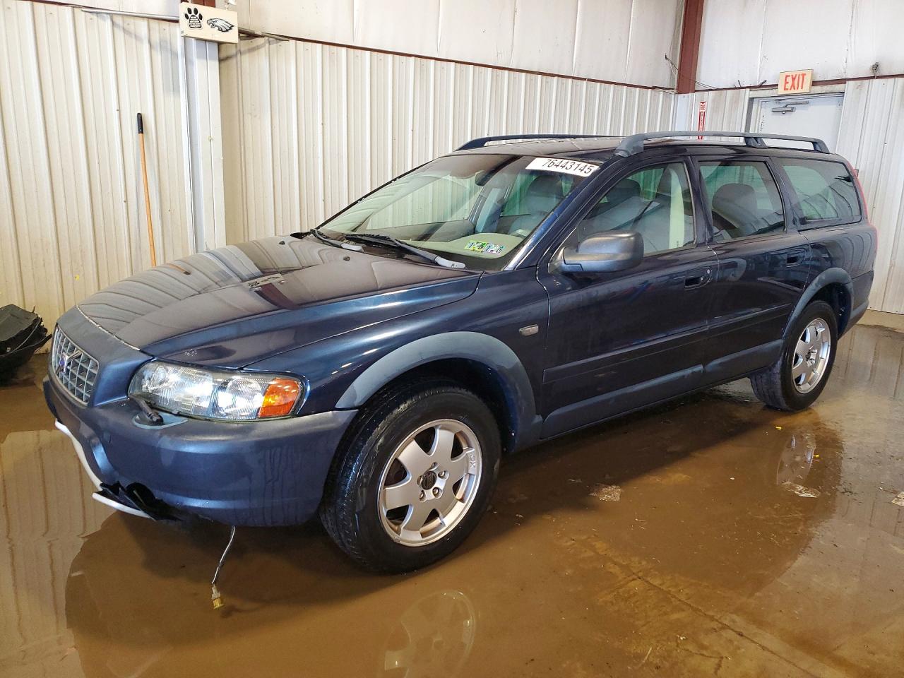 2003 Volvo V70 XC70, VIN YV1SZ59H231113641 — Перед