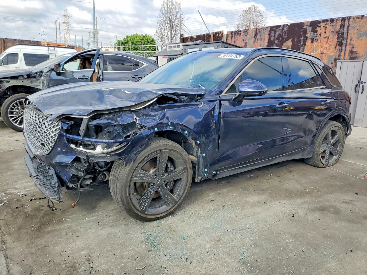 2024 Genesis GV70 2.5T, VIN 5NMMADTB3RH002518 — Front end