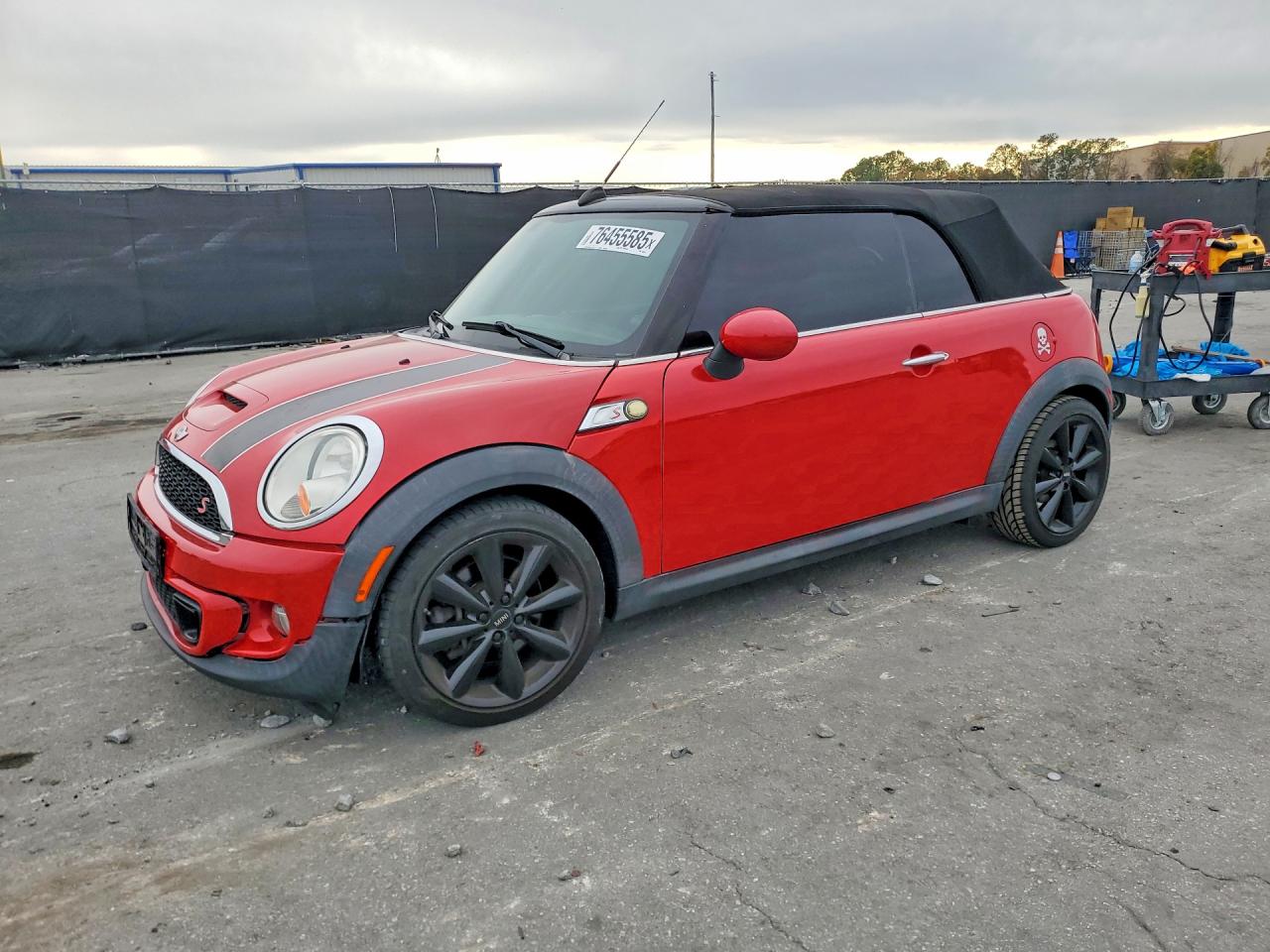 2012 MINI Convertible S, VIN WMWZP3C54CT250563 — Мелкие вмятины и царапины