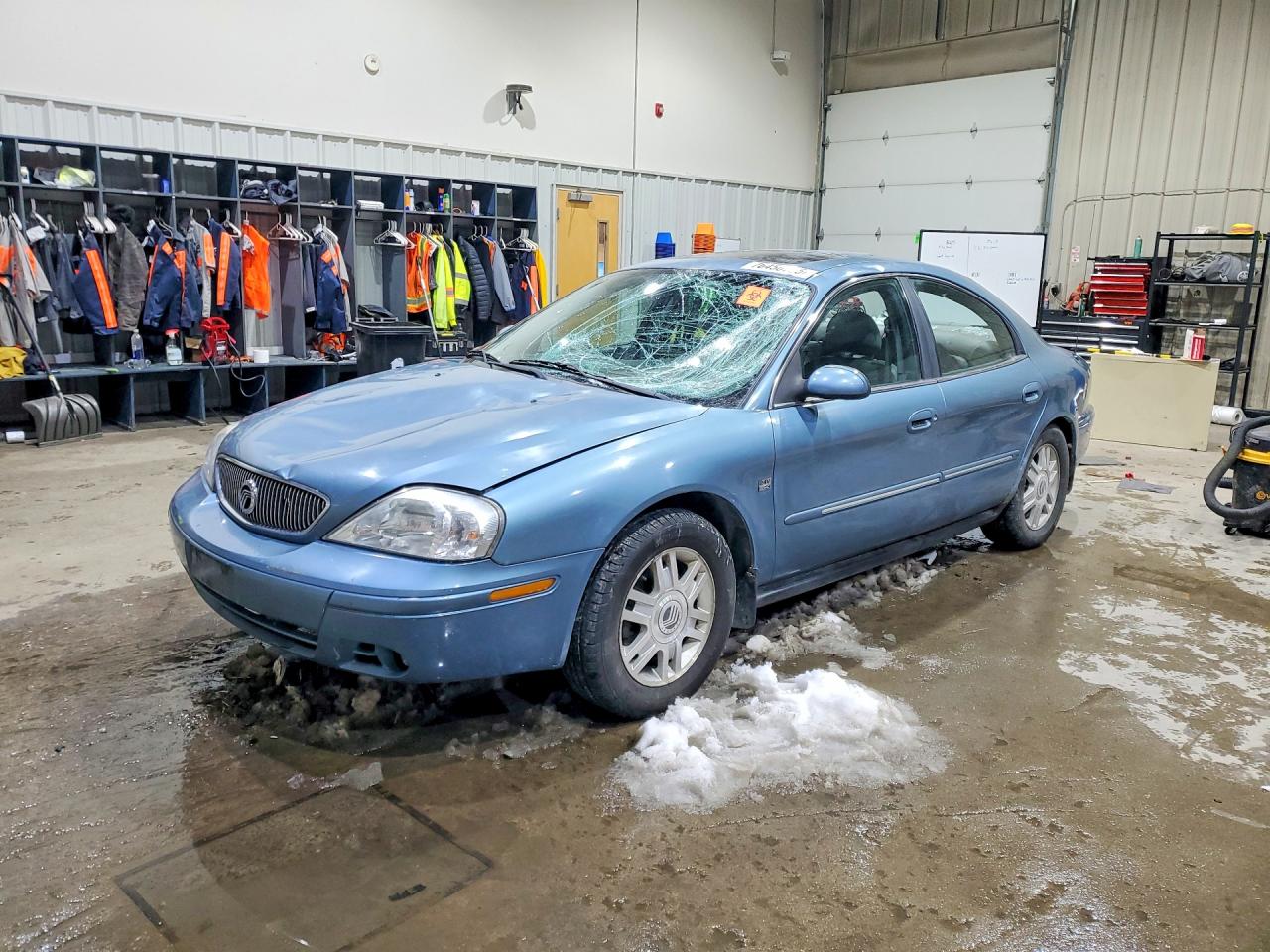 2005 Mercury Sable LS, VIN 1MEFM55S15A611967 — Roof