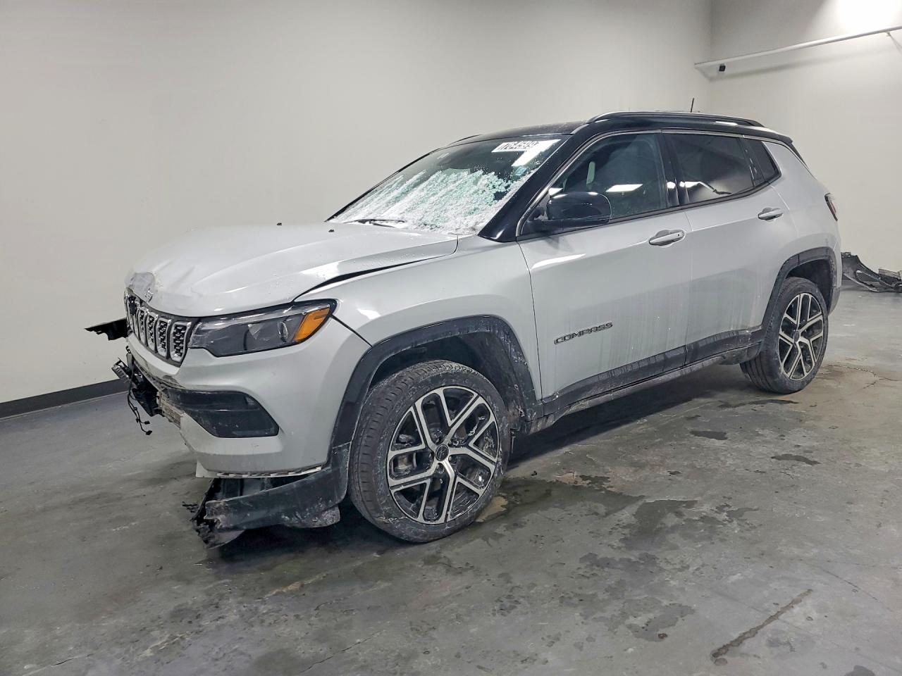 2025 Jeep Compass Limited, VIN 3C4NJDCN7ST616155 — Front end