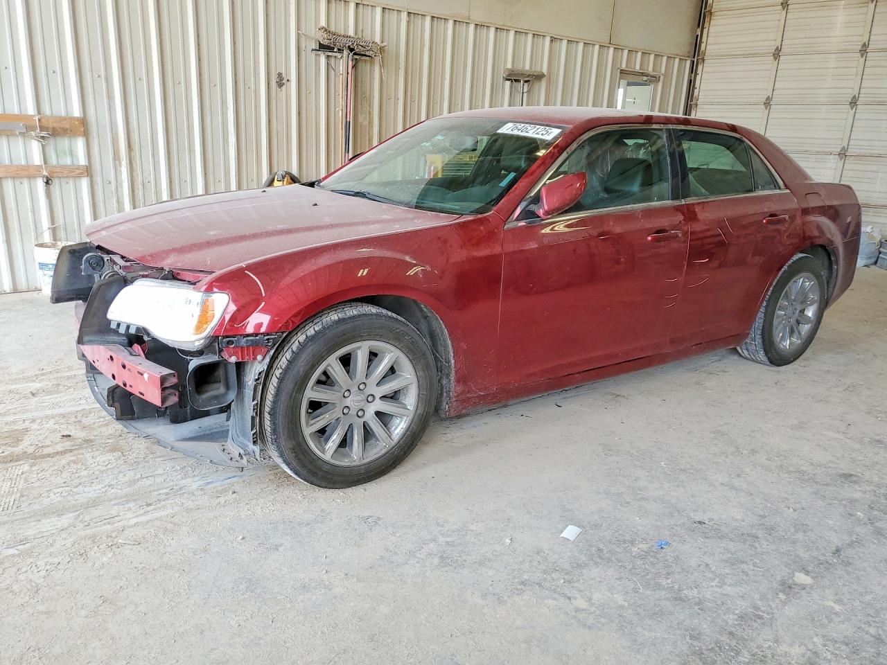 2014 Chrysler 300, VIN 2C3CCAAG9EH343581 — Перед