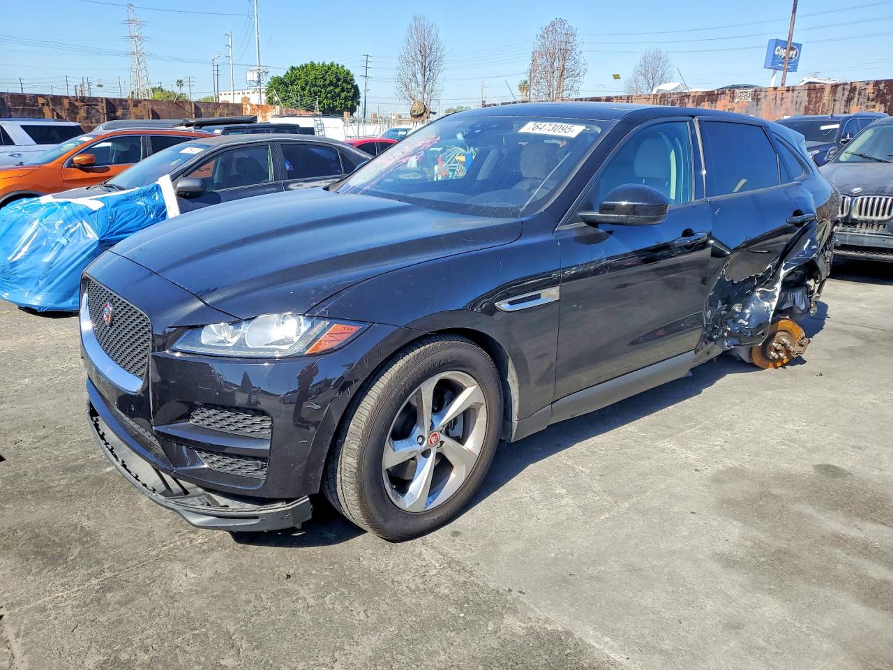 2017 Jaguar F-Pace 35t Premium, VIN SADCJ2BV1HA047353 — Rear end